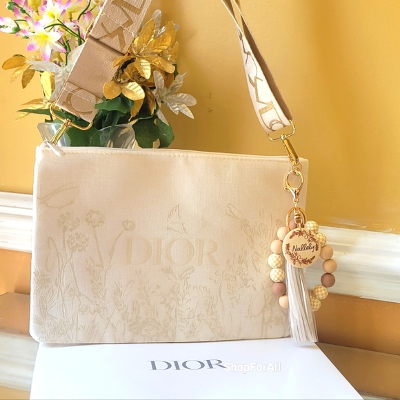 - Dior - Picture 1 of 11